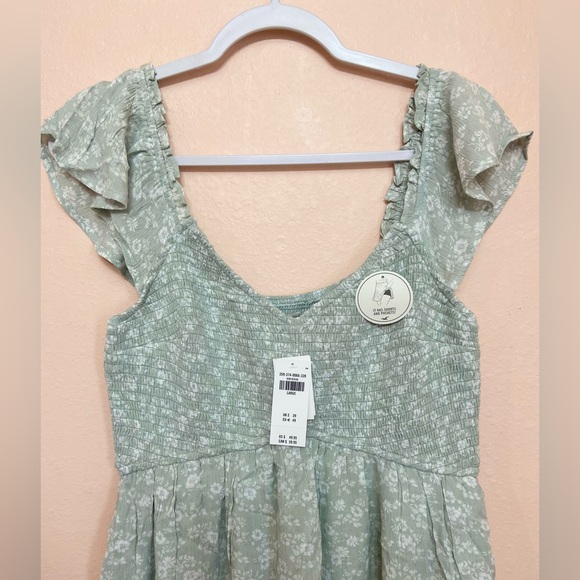 HOLLISTER FLUTTER SLEEVE SMOCKED SKORT DRESS - Picture 5 of 10